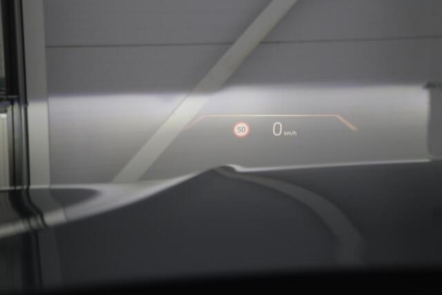 BMW 3-SERIE 320e M Sport | Head-Up | Stoel & stuurverwarming | Adaptive cruise | Sportstoelen | Adaptief LED | Sfeerverlichting | Camera | Carplay | Leder/Alcantara