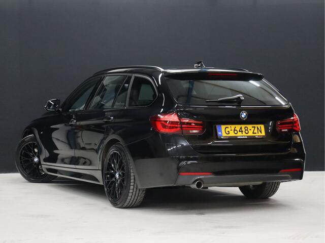 BMW 3-SERIE Touring 318i M Sport [SCHUIFKANTELDAK, STOELVERWARMING, CRUISE CONTROL, ELEKTRISCHE ACHTERKLEP, PDC ACHTER, VOL LEDER, M- STUUR, LED, NAVIGATIE, NIEUWSTAAT]