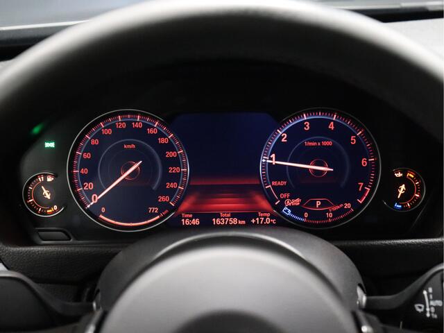 BMW 3-SERIE Touring 318i M Sport [SCHUIFKANTELDAK, STOELVERWARMING, CRUISE CONTROL, ELEKTRISCHE ACHTERKLEP, PDC ACHTER, VOL LEDER, M- STUUR, LED, NAVIGATIE, NIEUWSTAAT]