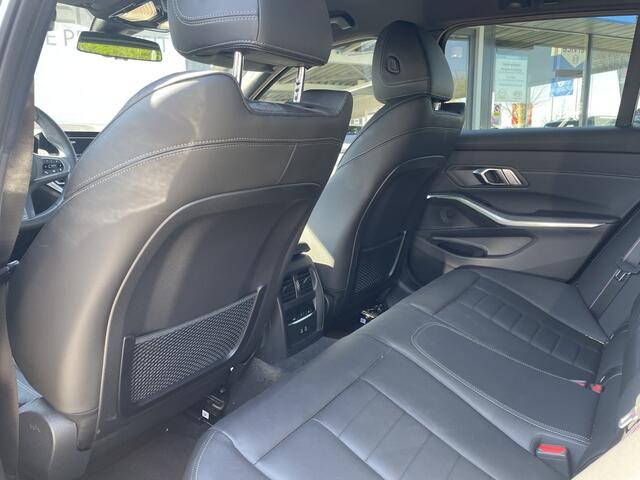 BMW 3-SERIE 320e Business Edition Plus | Leder | Stoelverw. | PDC