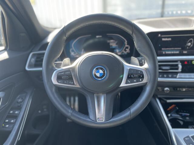 BMW 3-SERIE 320e Business Edition Plus | Leder | Stoelverw. | PDC