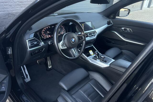 BMW 3-SERIE Touring 330e M Sport | Harman/Kardon | Sportleder | Stoelverwarming | Adaptive Cruise | PDC V+A