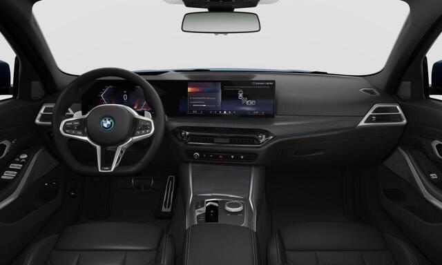 BMW 3-SERIE Touring 330e | M Sportpakket | Innovation Pack | Comfort Pack