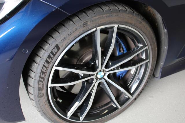 BMW 3-SERIE 330d High Executive M-Sport | 266PK-6CIL | CLIMA | LASER-LED | 19'LMV | WGKL-TRHAAK | NAVI | CARPLAY |