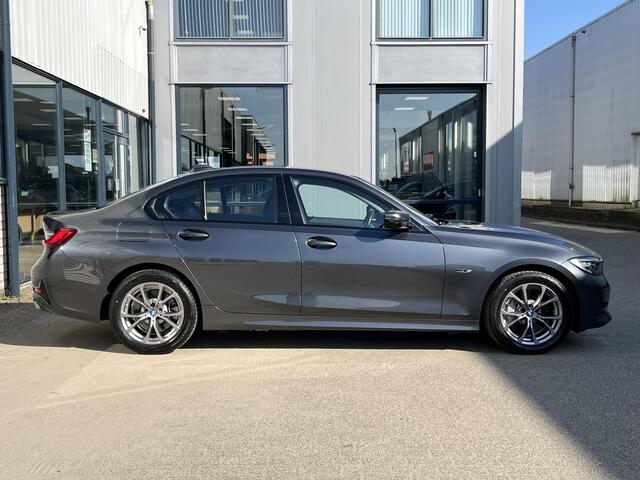 BMW 3-SERIE 330e | Navi/Adapt.Cruise/PDC V+A/Clima/17"/Apple CarPlay-Android Auto