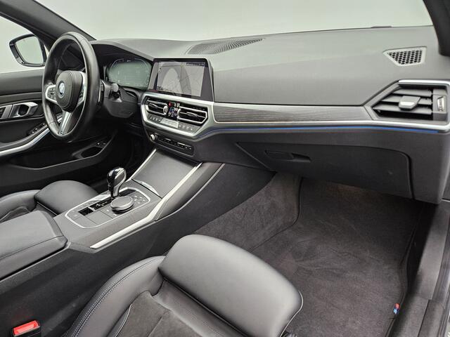 BMW 3-SERIE Touring 320e M Sport Shadow Plug In Hybrid Dealer O.H PHEV | Alcantara Sportstoelen Verwarmd | 19"L.M | Sfeerverlichting | Apple Carplay | DAB | Virtual | Navi Full Map |