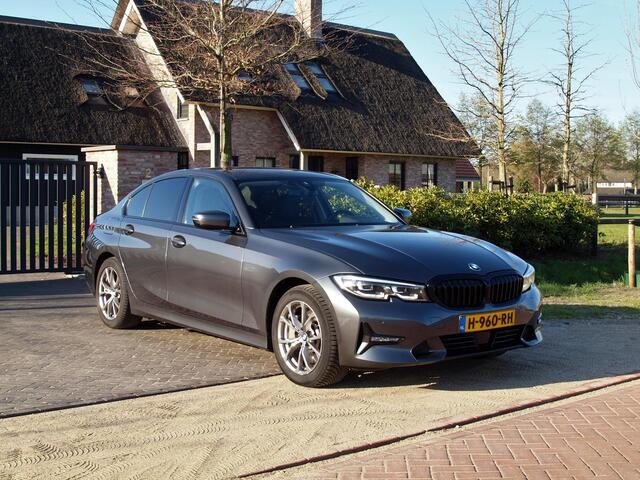 BMW 3-SERIE 330e eDrive Edition | Camera | Apple Carplay | Cruise Control | Trekhaak | Leer |
