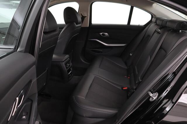 BMW 3-SERIE 318d Executive Edition | Sport Line | Half leder | Stoelverwarming | Carplay | Full LED | Navigatie | Sportstoelen | DAB+