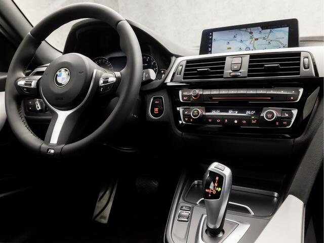 BMW 3-SERIE Touring 318i M Sport Shadow Automaat (GROOT NAVI, M PAKKET, DEALER ONDERHOUDEN, STOELVERWARMING, LEDEREN SPORTSTOELEN, ELEK ACHTERKLEP, GETINT GLAS, KEYLESS, NIEUWSTAAT)
