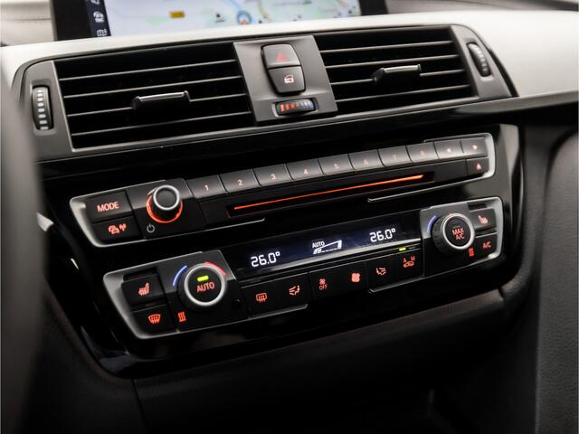 BMW 3-SERIE Touring 318i M Sport Shadow Automaat (GROOT NAVI, M PAKKET, DEALER ONDERHOUDEN, STOELVERWARMING, LEDEREN SPORTSTOELEN, ELEK ACHTERKLEP, GETINT GLAS, KEYLESS, NIEUWSTAAT)