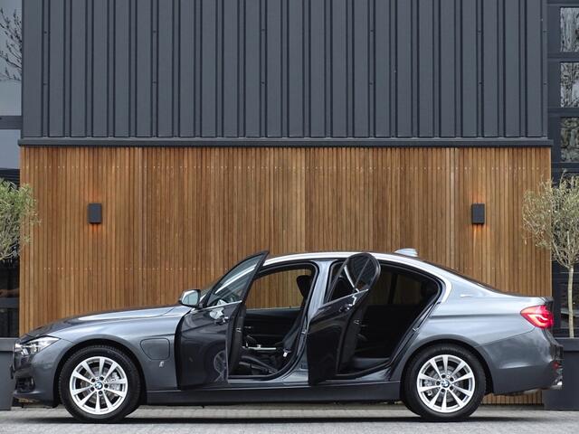 BMW 3-SERIE 330e 252PK automaat / I-Drive Pro / LED / NAP