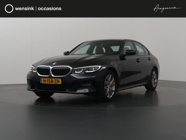 BMW 3-SERIE 330e eDrive Edition | Nieuw Model | Digitaal Dashboard | LED | Apple CarPlay | Sportstoelen | Lederen Interieur | Stoelverwarming | Camera | DAB | Trekhaak |