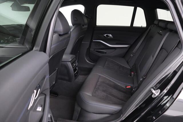 BMW 3-SERIE Touring 320e M Sport | Head-Up | Stoel & stuurverwarming | Adaptive cruise | Sportstoelen | Adaptief LED | Sfeerverlichting | Camera | Carplay | Leder/Alcantara