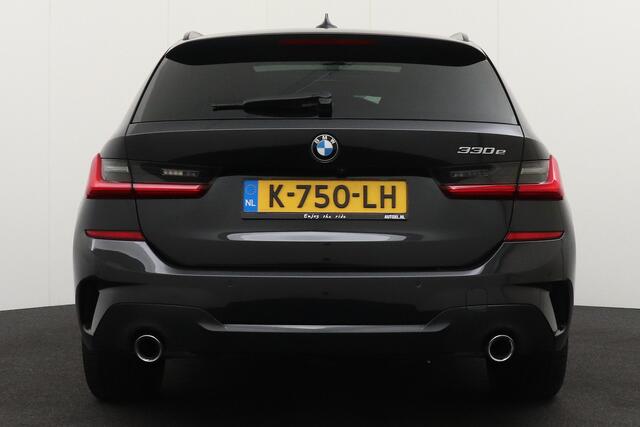 BMW 3-SERIE Touring 330e eDrive Edition Pano-dak Carplay 360* Camera LED