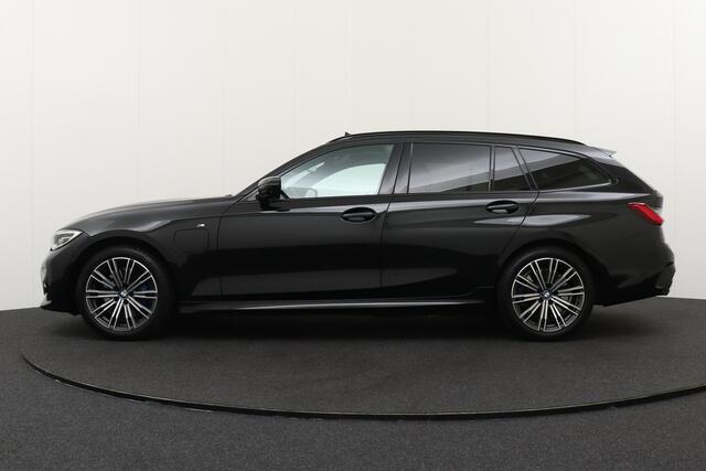 BMW 3-SERIE Touring 330e eDrive Edition Pano-dak Carplay 360* Camera LED