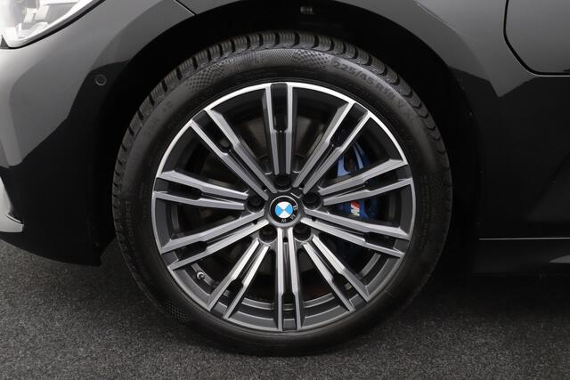 BMW 3-SERIE Touring 330e eDrive Edition Pano-dak Carplay 360* Camera LED