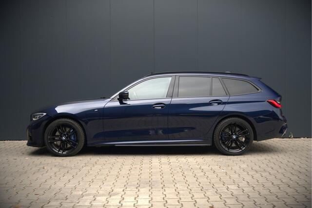 BMW 3-SERIE Touring 330e xDrive High Executive M-Sport | M Performance | Panoramadak | Harman Kardon | 360° Camera | Assisted Driving | Head Up Display | Stoelverwarming | Apple Carplay | Navigatie | Adaptive Cruise Control | Ambiance Verlichting