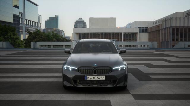 BMW 3-SERIE 330e High Executive M Sport Automaat / Schuif-kanteldak / Trekhaak / Sportstoelen / Adaptieve LED / Active Cruise Control / Parking Assistant Plus / Comfort Access