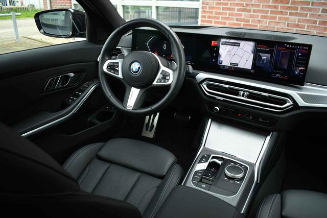 BMW 3-SERIE Touring 330e xDrive M-Sport Pano ACC H/K 360 HUD El-zetel 19inch