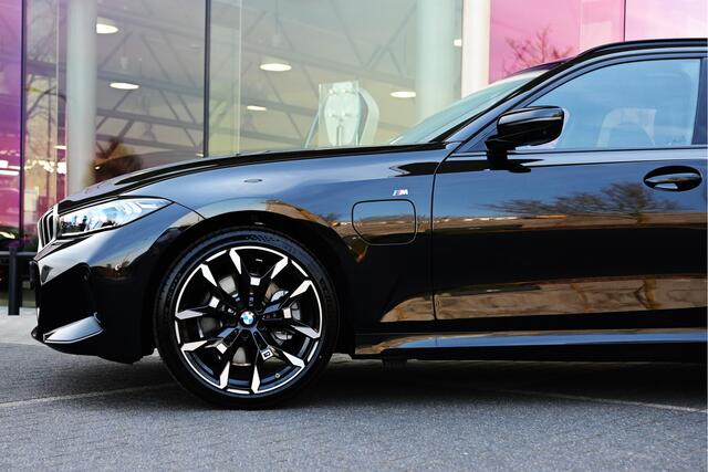 BMW 3-SERIE Touring 330e High Executive M Sport Automaat / Panoramadak / Trekhaak / Sportstoelen / Adaptieve LED / Parking Assistant Plus / Comfort Access