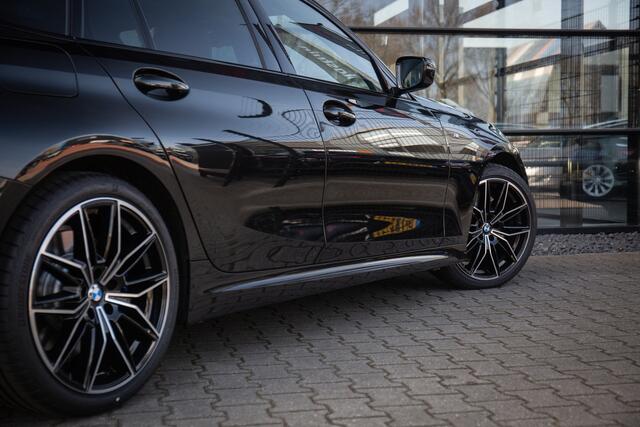 BMW 3-SERIE Touring 330i M-Sport M-sportpakket, Adap. cruise, Voorstoelen verwarmd