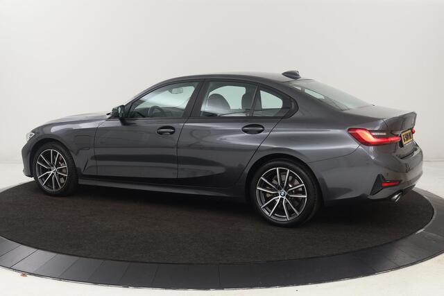 BMW 3-SERIE 330e High Executive | Leder | Stoelverwarming | Carplay | Full LED | Navigatie | Climate control | Parkeerhulp | Cruise control
