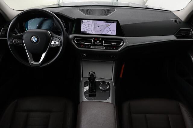 BMW 3-SERIE 330e High Executive | Leder | Stoelverwarming | Carplay | Full LED | Navigatie | Climate control | Parkeerhulp | Cruise control