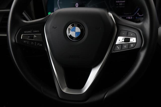 BMW 3-SERIE 330e High Executive | Leder | Stoelverwarming | Carplay | Full LED | Navigatie | Climate control | Parkeerhulp | Cruise control