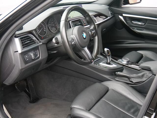 BMW 3-SERIE 318i 136pk High Executive M-Sport Automaat Leder / LED / DAB-radio / Schuifdak / M-pakket