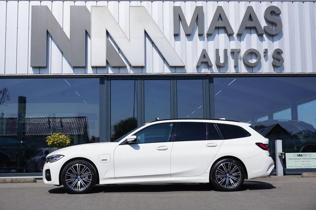 BMW 3-SERIE Touring 330e High Executive