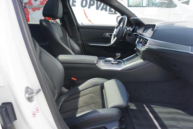 BMW 3-SERIE Touring 330e High Executive