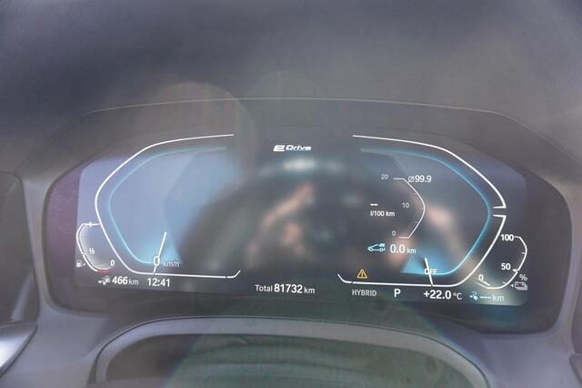 BMW 3-SERIE Touring 330e High Executive