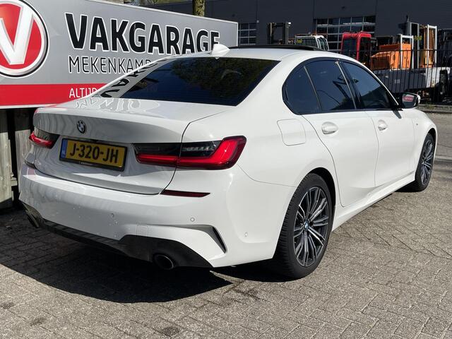 BMW 3-SERIE 330e High Executive 18"/Panoramadak/Laser LED/Stoelverwarming + memory/Head-up/Dodehoek/Adaptieve cruise/Trekhaak/Keyless