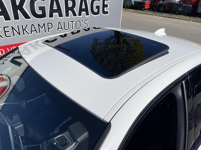 BMW 3-SERIE 330e High Executive 18"/Panoramadak/Laser LED/Stoelverwarming + memory/Head-up/Dodehoek/Adaptieve cruise/Trekhaak/Keyless