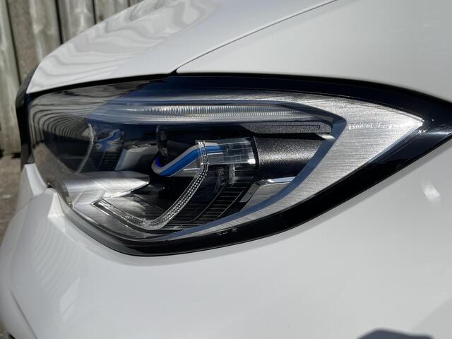 BMW 3-SERIE 330e High Executive 18"/Panoramadak/Laser LED/Stoelverwarming + memory/Head-up/Dodehoek/Adaptieve cruise/Trekhaak/Keyless
