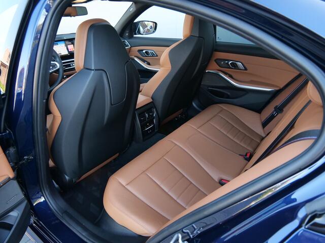 BMW 3-SERIE M340i 374pk xDrive Automaat Harman Kardon / Schuifdak / Carbon Interieur / Standkachel