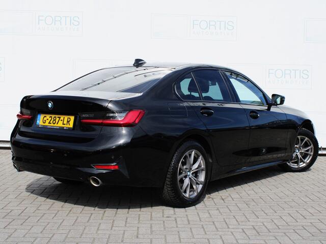 BMW 3-SERIE 320i Executive Edition NL AUTO | STOELVERW | CARPLAY |