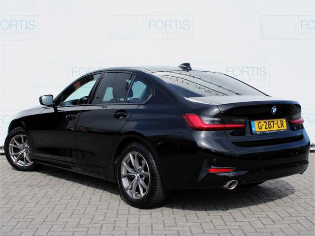 BMW 3-SERIE 320i Executive Edition NL AUTO | STOELVERW | CARPLAY |