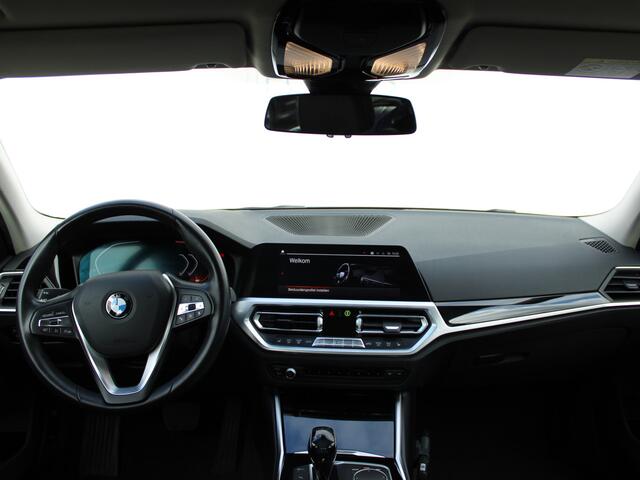 BMW 3-SERIE 320i Executive Edition NL AUTO | STOELVERW | CARPLAY |