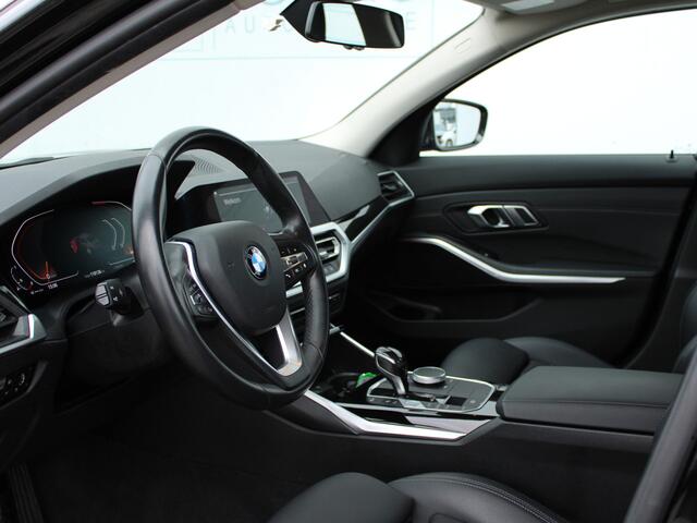 BMW 3-SERIE 320i Executive Edition NL AUTO | STOELVERW | CARPLAY |