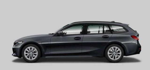 BMW 3-SERIE Touring 330e High Executive Head Up - Elektrisch verwarmde voorstoelen - Comfort Access - PDC voor/achter - Cruise Control - Active Guard plus - HiFi - Automatisch dimmende binnen/buitenspiegel -