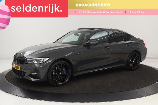 BMW 3-SERIE 320e M Sport | Schuifdak | Laserlight | Leder | Stoelverwarming | Carplay | Sfeerverlichting | Camera | Live Cockpit | Sportstoelen | Navigatie | Park Assist | Dodehoek detectie