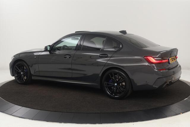 BMW 3-SERIE 320e M Sport | Schuifdak | Laserlight | Leder | Stoelverwarming | Carplay | Sfeerverlichting | Camera | Live Cockpit | Sportstoelen | Navigatie | Park Assist | Dodehoek detectie