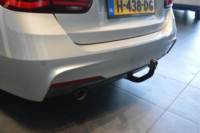 BMW 3-SERIE Touring 318i M Sport navi leer cruise trekhaak 18 inch !!