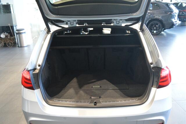 BMW 3-SERIE Touring 318i M Sport navi leer cruise trekhaak 18 inch !!