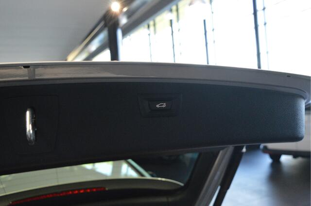 BMW 3-SERIE Touring 318i M Sport navi leer cruise trekhaak 18 inch !!
