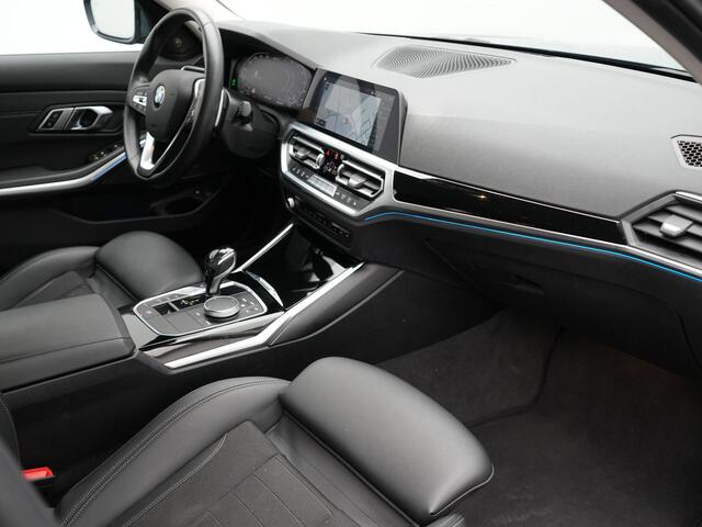 BMW 3-SERIE Touring 330e xDrive Sportline Plug-in Hybrid | PHEV | Carplay | 360 Camera | LED | Sporstoelen Half Leder | Harman/Kardon | Sfeerverlichting |