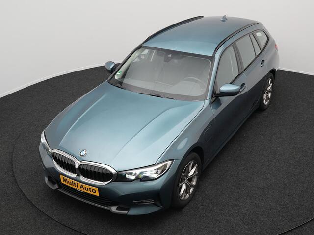 BMW 3-SERIE Touring 330e xDrive Sportline Plug-in Hybrid | PHEV | Carplay | 360 Camera | LED | Sporstoelen Half Leder | Harman/Kardon | Sfeerverlichting |