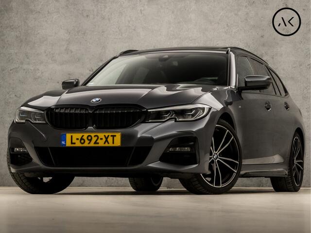 BMW 3-SERIE Touring 318i M Sport Automaat (PANORAMADAK, DEALER ONDERHOUDEN, M PAKKET, APPLE CARPLAY, LASER KOPLAMPEN, LEDEREN SPORTSTOELEN, CAMERA, STOELVERWARMING, GETINT GLAS, ELEK ACHTERKLEP, NIEUWE APK, NIEUWSTAAT)