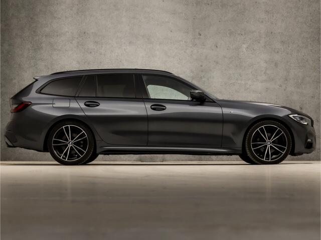 BMW 3-SERIE Touring 318i M Sport Automaat (PANORAMADAK, DEALER ONDERHOUDEN, M PAKKET, APPLE CARPLAY, LASER KOPLAMPEN, LEDEREN SPORTSTOELEN, CAMERA, STOELVERWARMING, GETINT GLAS, ELEK ACHTERKLEP, NIEUWE APK, NIEUWSTAAT)